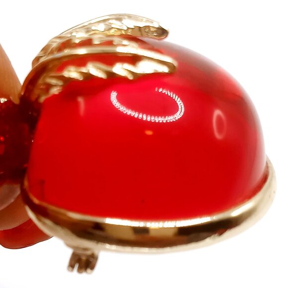 Vintage Sarah Coventry Brooch Gold-tone Cabochon Lucite Leaf Red Apple Design - Picture 5 of 10